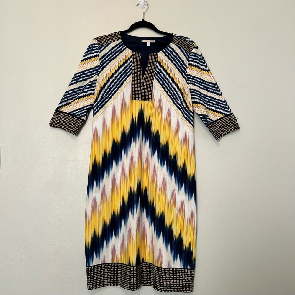 Signature Camryn Dress 3/4 Sleeve Abstract Navy Yellow knee length 12‎
